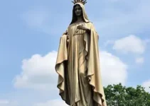 estátua incendiada em Natal
