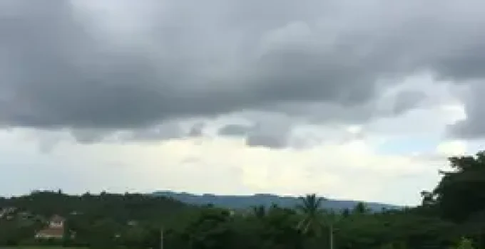 chuvas e clima parcialmente nublado em Natal