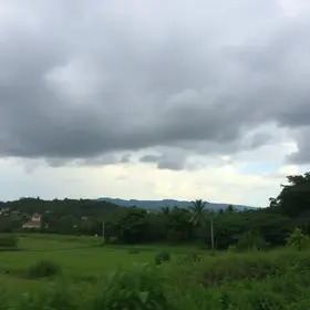 chuvas e clima parcialmente nublado em Natal